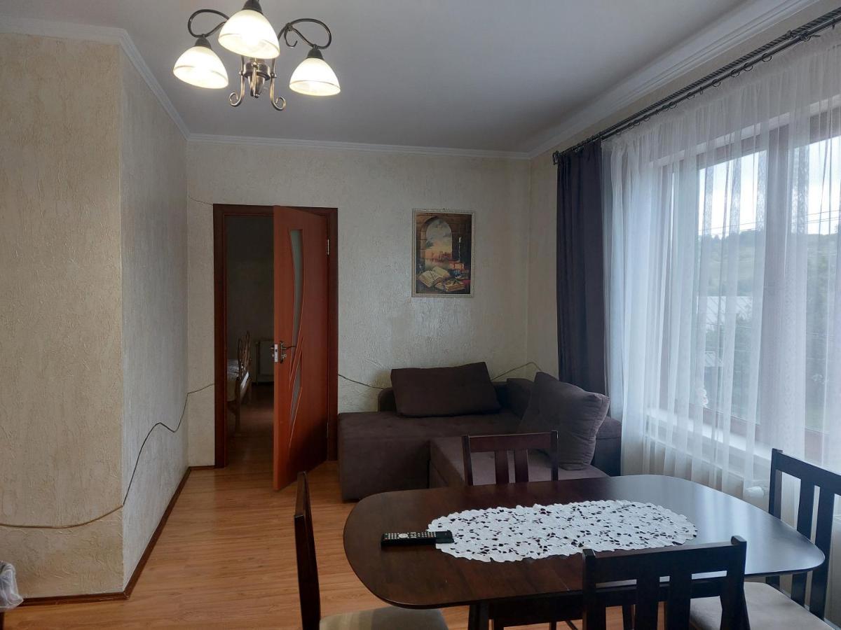Hotel Pyate Koleso à Lazeshchyna Extérieur photo