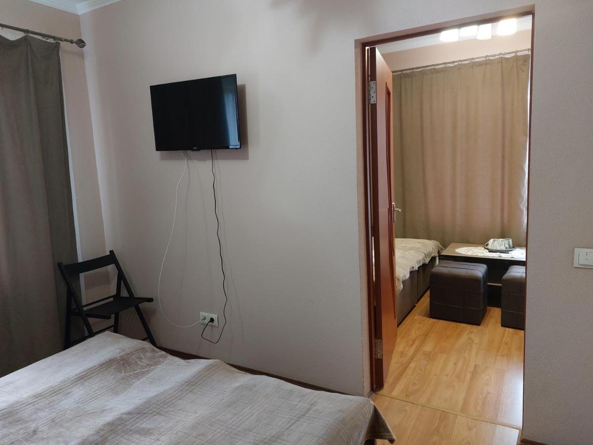 Hotel Pyate Koleso à Lazeshchyna Extérieur photo