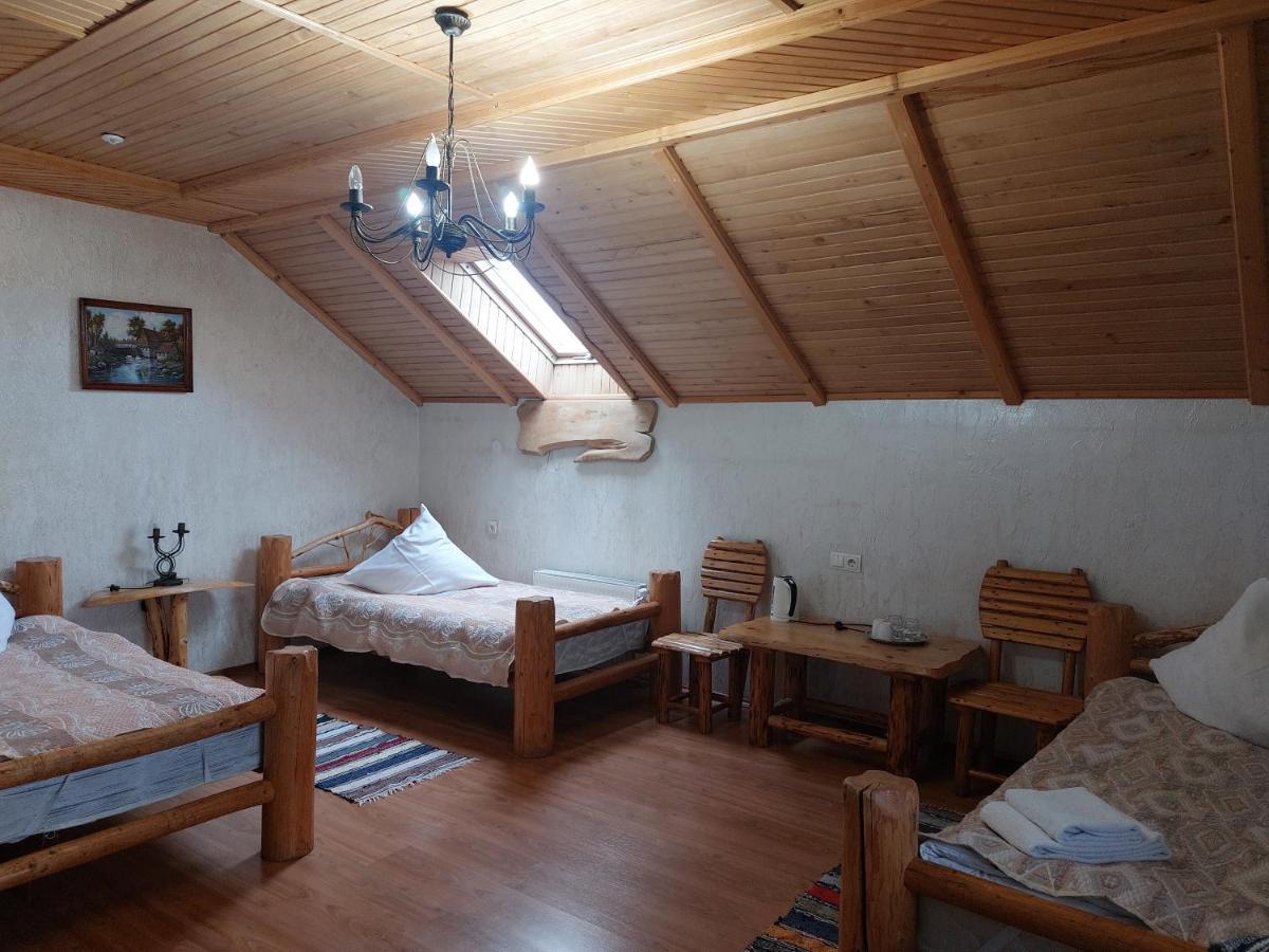 Hotel Pyate Koleso à Lazeshchyna Extérieur photo