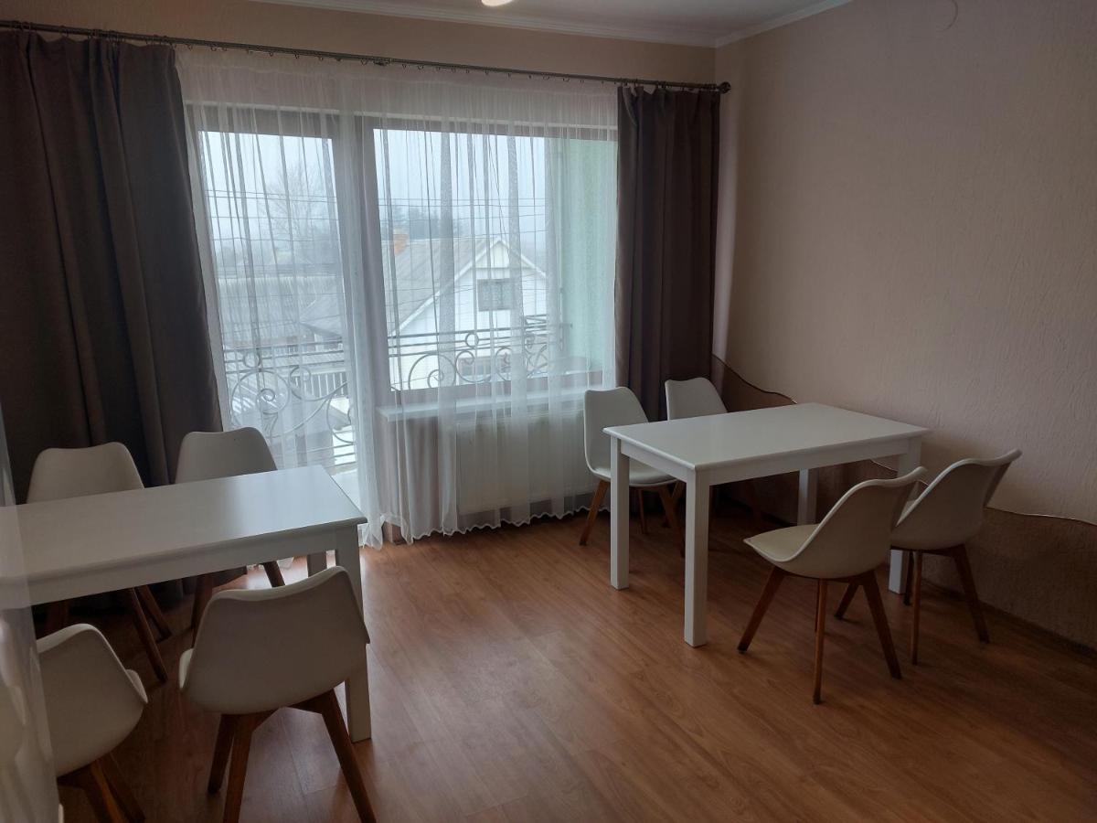 Hotel Pyate Koleso à Lazeshchyna Extérieur photo
