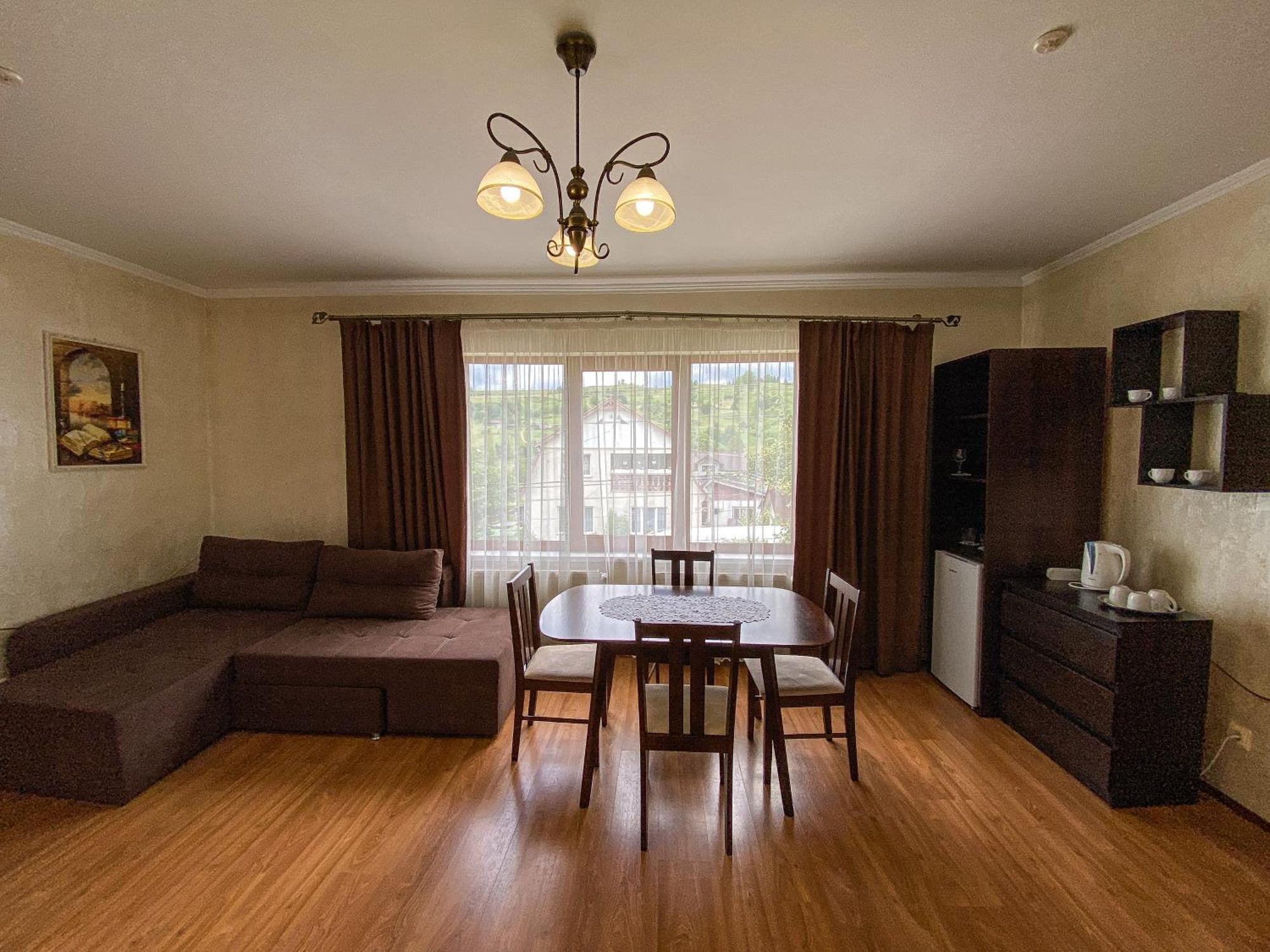 Hotel Pyate Koleso à Lazeshchyna Extérieur photo